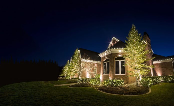 Christmas light installation service in Fairfax Christmas light installation service in Fairfax